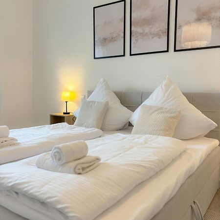 Helles City Apartment Fuer Familien & Gruppen Neu-Ulm Εξωτερικό φωτογραφία