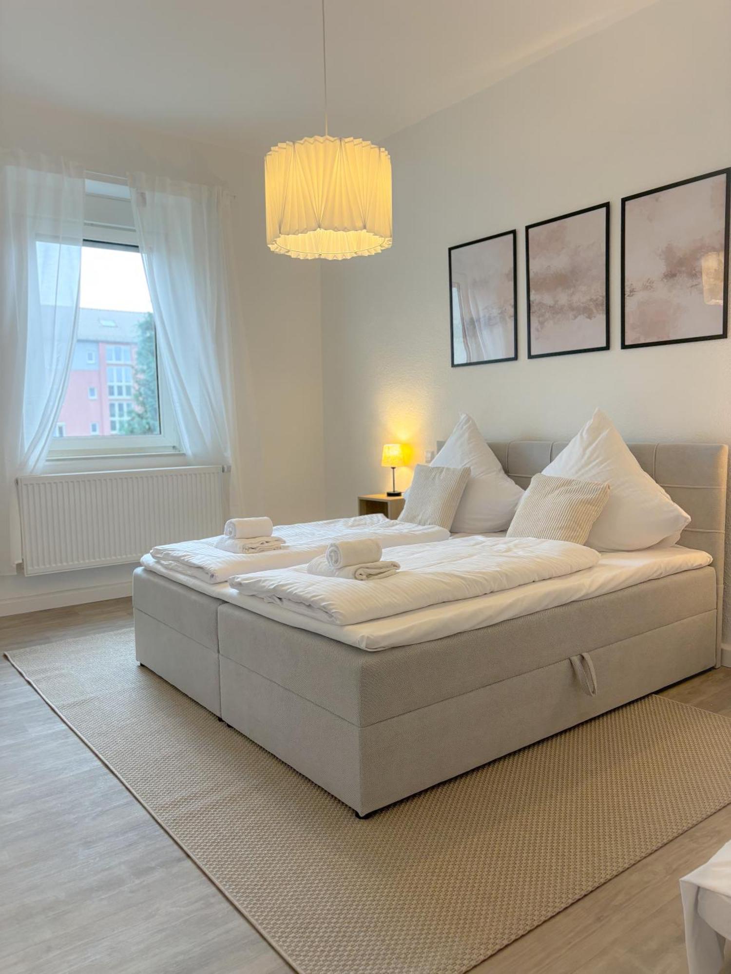 Helles City Apartment Fuer Familien & Gruppen Neu-Ulm Εξωτερικό φωτογραφία